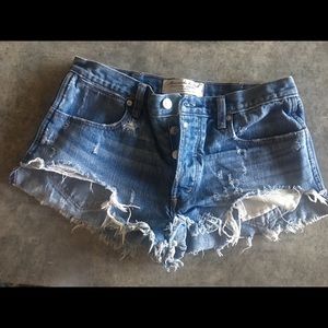 Abercrombie & Fitch Festival Shorts - High Rise
